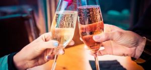 Как отличить шампанское от игристого вина