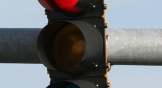Как остановиться на светофоре