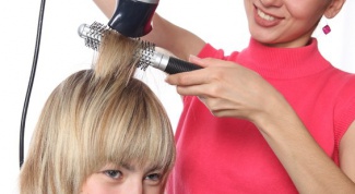 Как накрутить волосы феном
