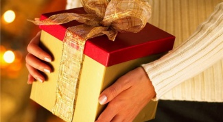 Как вручить подарок на день рождения