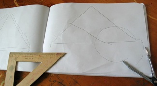 Как найти точку пересечения медиан треугольника