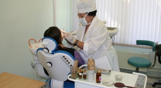 Как отбелить зубы в клинике