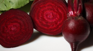 How to preserve the color of beet borscht
