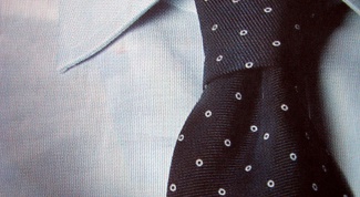 Как завязывать галстук простым узлом