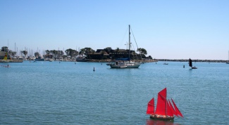 How to make a wooden boat