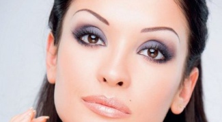 Как сделать правильный макияж для карих глаз