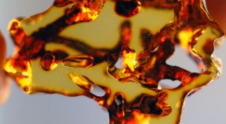 How to determine the authenticity of amber