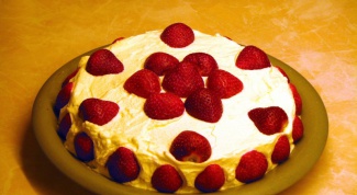 Как испечь пирог с ягодами