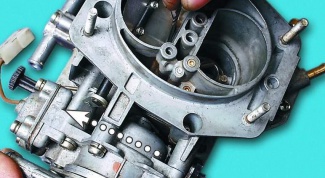 How to adjust the carburetor in eye