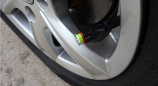 Как измерять давление в шинах