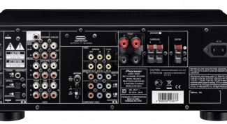 How to connect a monitor to the receiver