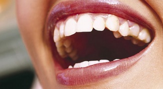 Почему зубы желтеют