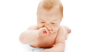 Как промыть нос младенцу
