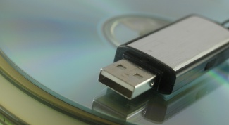 How to delete a file from a flash drive