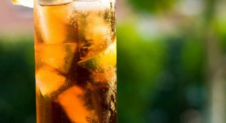 How to drink whisky with Cola