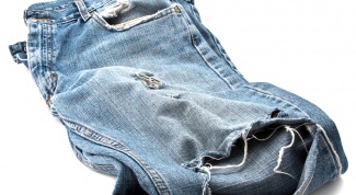 How to sew a hole in jeans