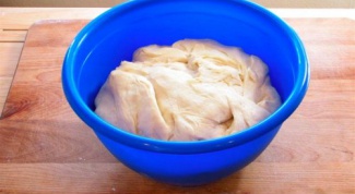 As knead the dough for pies