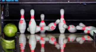 How to throw a bowling ball