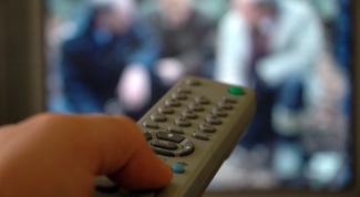 How to disassemble the TV remote
