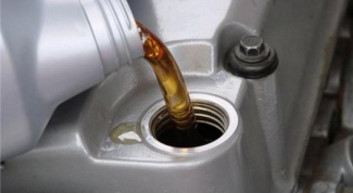 Как менять масло в двигателе