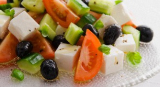 Греческий салат: как его приготовить 