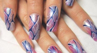 How to draw on the nails at home