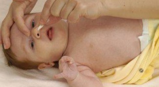 How to clean nose newborn
