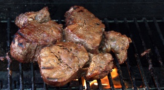 How to cook steaks on the grill