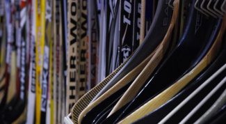 How to choose a hockey stick