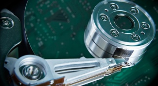 How to disassemble a hard drive