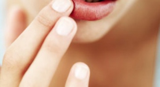How to remove cold on the lips