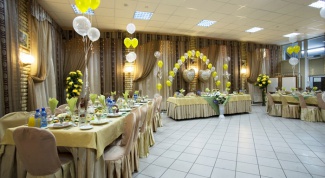 How to decorate a hall for wedding