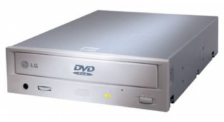 How to connect a DVD drive