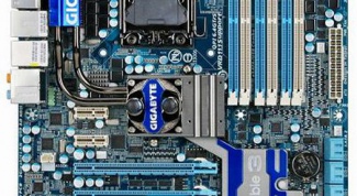 How to find chipset motherboard