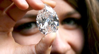 How to check a diamond for authenticity