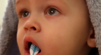 Как чистить зубы малышу