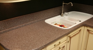 How to install the sink in the countertop