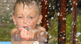 Как приучить ребёнка к воде