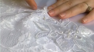 How to sew lace