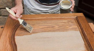 How to remove old paint from wood