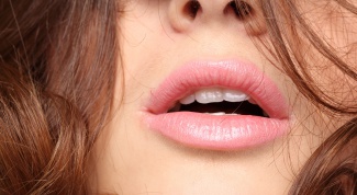 How to raise the corners of the lips