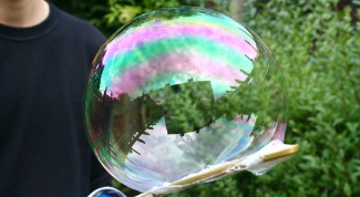 Как сделать большие мыльные пузыри