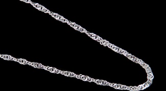 How to clean a silver chain
