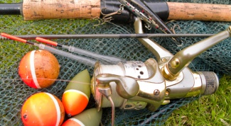 Как завязывать рыболовные крючки