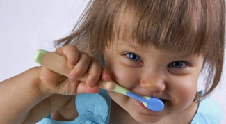 Как приучить чистить зубы