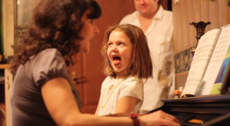 Как научить ребёнка петь