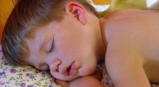 Как приучить ребенка спать самостоятельно