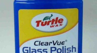 How to remove glue from glass