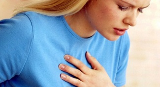 Как снять боль в груди