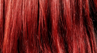 How to dye your hair red